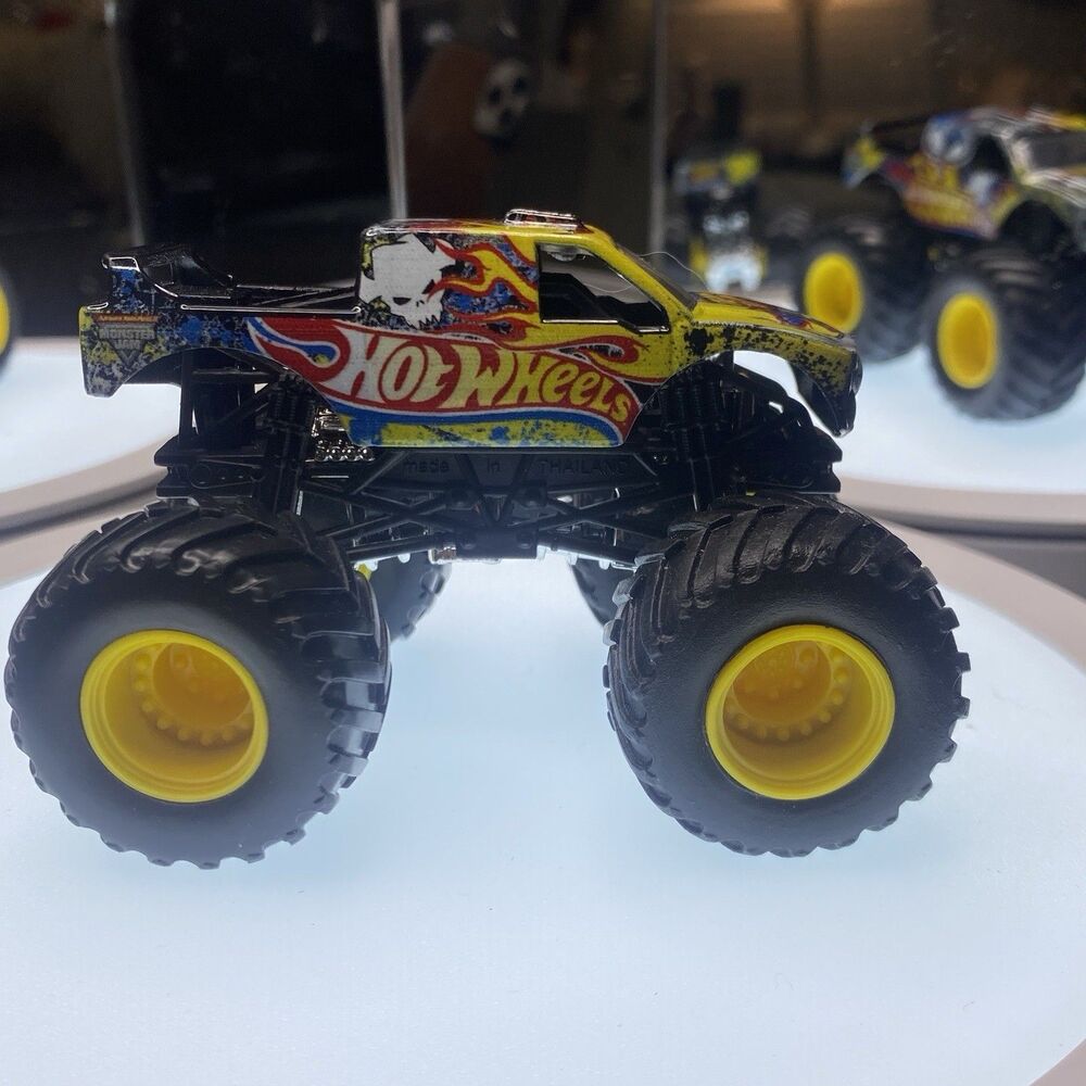 Hot Wheels Monster Truck 1:64 Diecast Vehicle - (FYJ44)